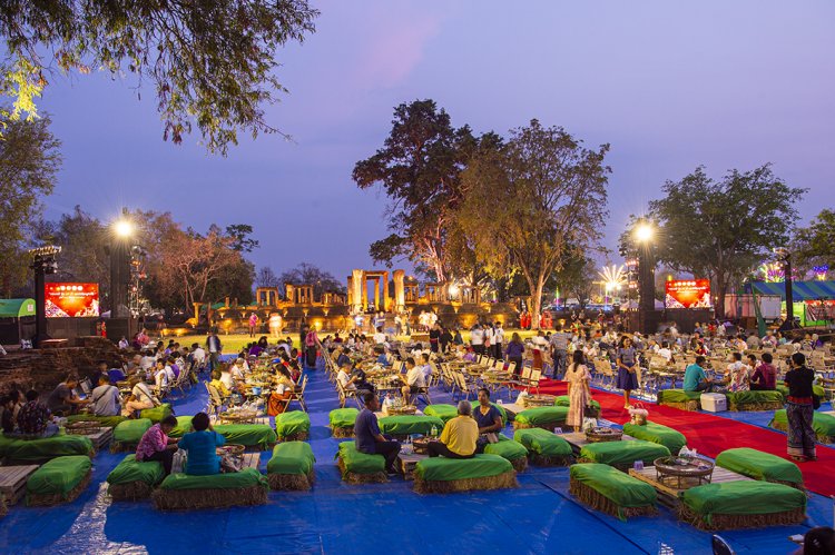 งานกินเข่าค่ำ