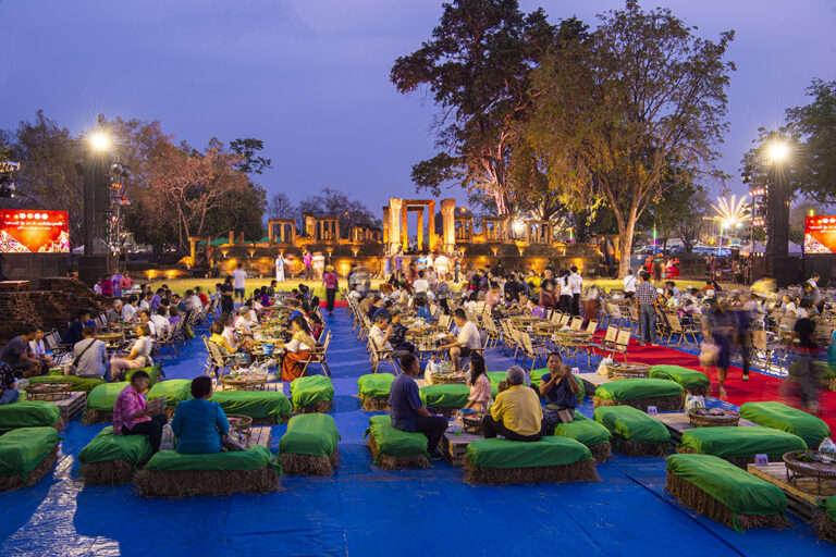 งานกินเข่าค่ำ